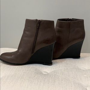 Ankle boots with wedge